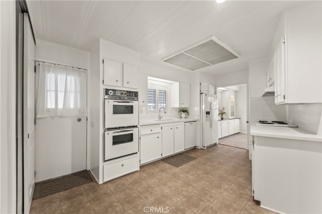 24001 Muirlands Drive 81