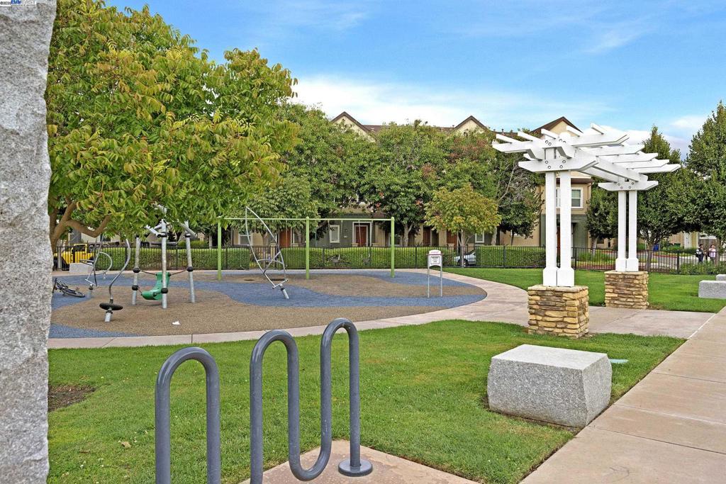 BURBANK - Residential