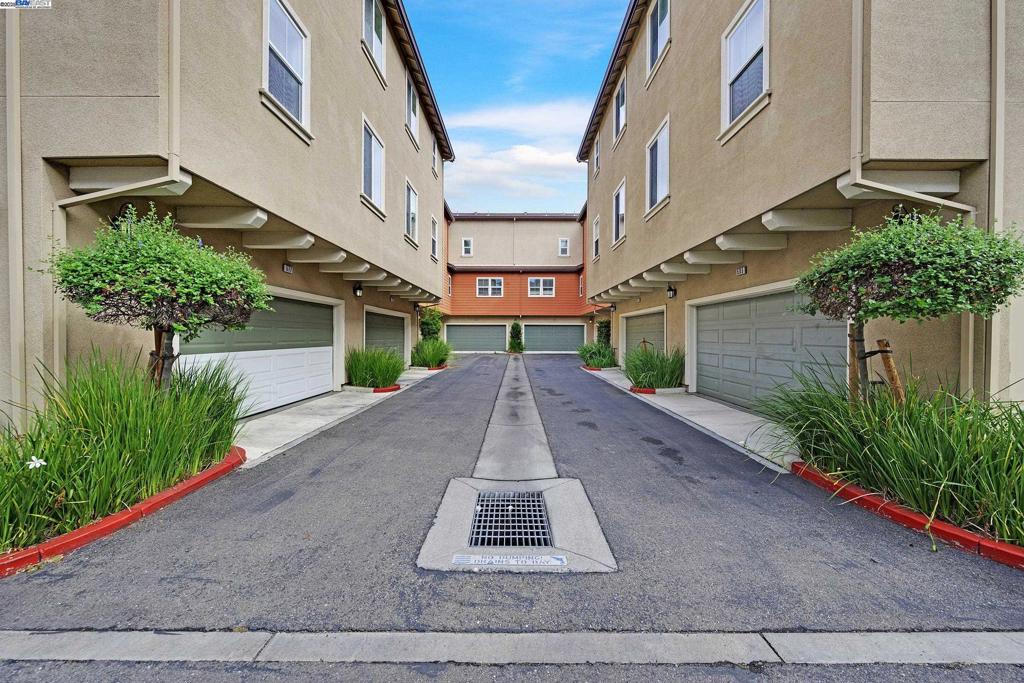 BURBANK - Residential