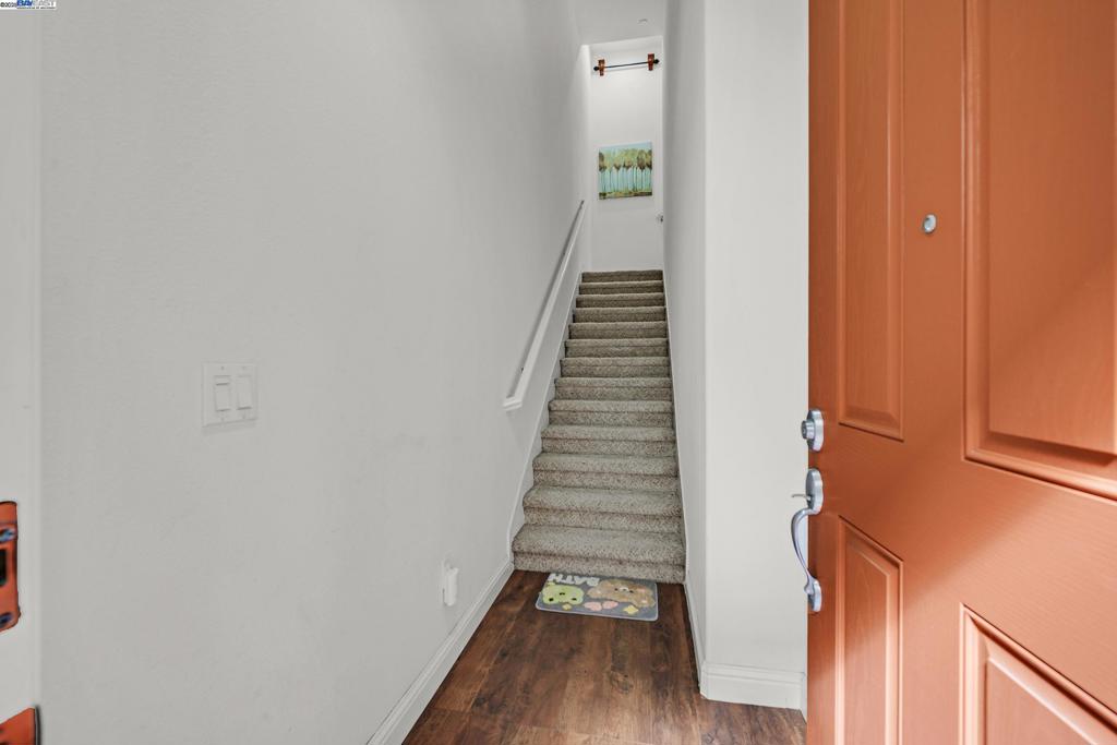 BURBANK - Residential