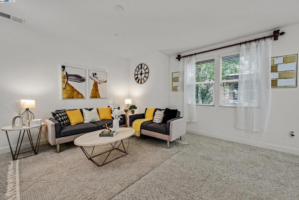 BURBANK - Residential