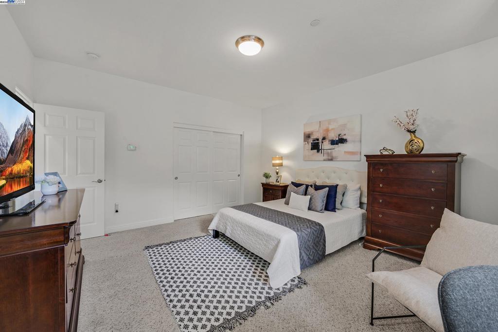 BURBANK - Residential