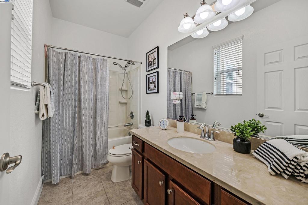 BURBANK - Residential