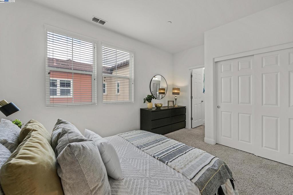 BURBANK - Residential
