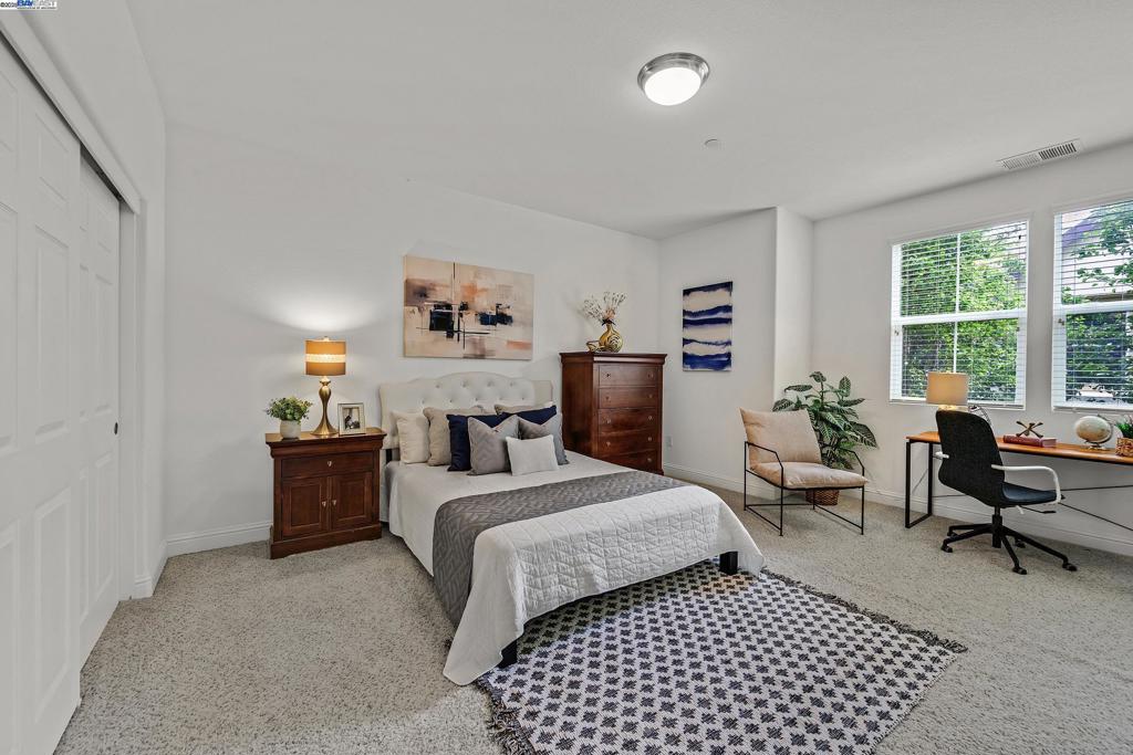 BURBANK - Residential