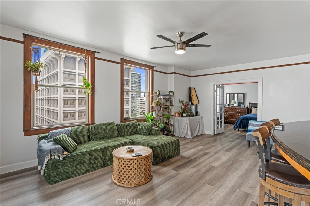 455 E Ocean Boulevard 911