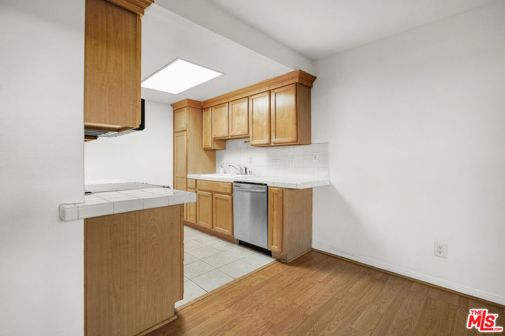 815 Las Lomas Drive B