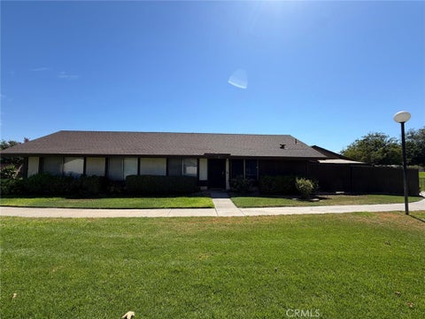 Photo of 4387 Kingsbury PL, Riverside, CA 92503 (MLS # PW26183377)