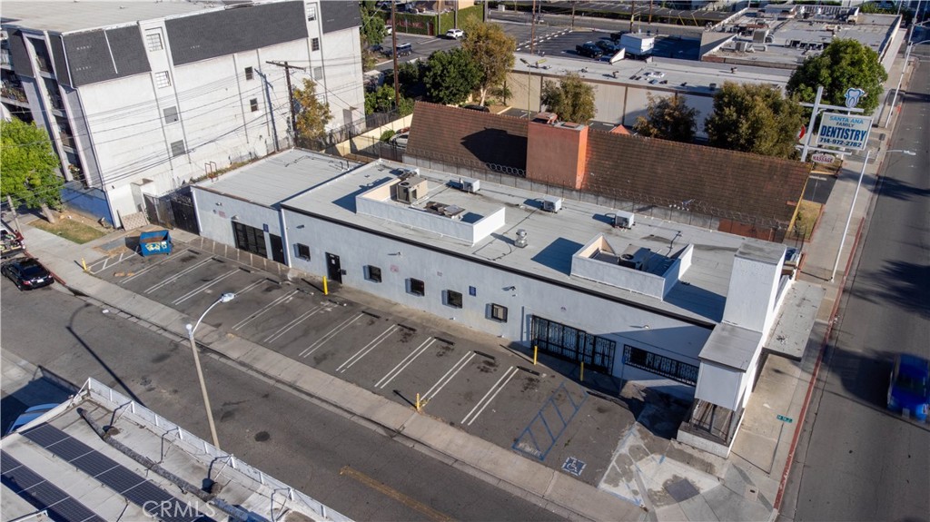 1327 N Main