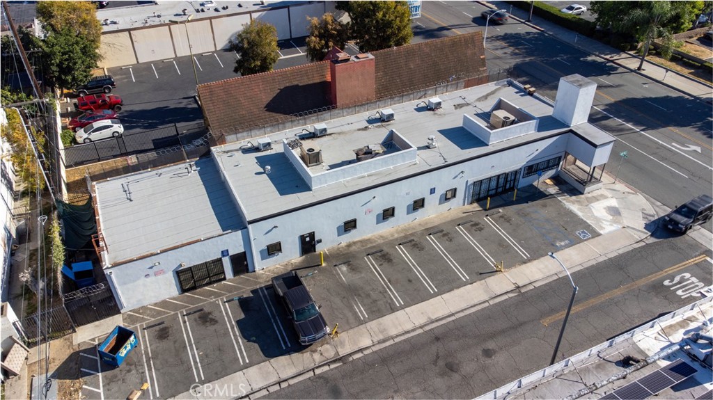 1327 N Main
