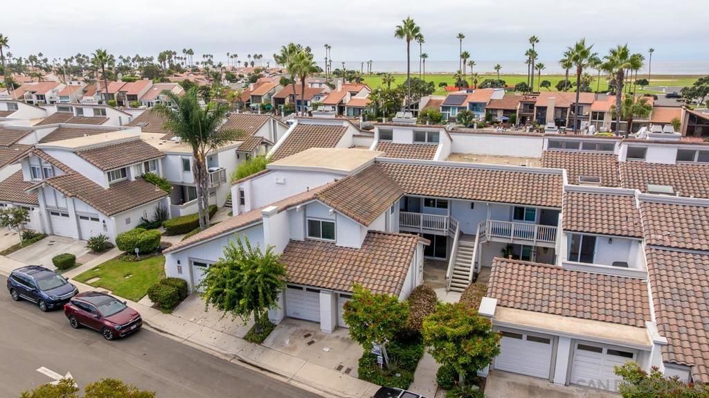Photo of 94 Kingston Ct W, Coronado, CA 92118 (MLS # 250040851SD)
