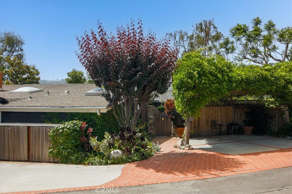 1511 Bluebird Canyon Drive