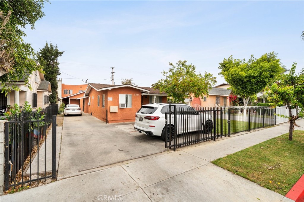 Investor Opportunity: 5-Unit Income Property in Prime Huntington Park Location
Don’t miss this rare chance to own a 5-unit investment property in the heart of Huntington Park, just a short walk from Pacific Avenue—the city’s main corridor for restaurants, shops, and public transit. Located near City Hall and other key amenities, this is a prime location with high rental demand and strong potential for future growth.
The property features a flexible layout of 7 bedrooms and 5 bathrooms: the front structure is divided into two units—a 3-bedroom, 1-bath and a 1-bedroom, 1-bath. In the rear, there's a detached 1-bedroom, 1-bath unit, plus two additional 1-bedroom, 1-bath units situated above the garages. With 5 dedicated garage units and a driveway that fits up to 3 vehicles, the property offers 8 off-street parking spots—a very valuable perk for tenants. Zoning - High Density Residential
There’s significant opportunity to reposition the property. This versatile and well-located asset is not to be missed.
