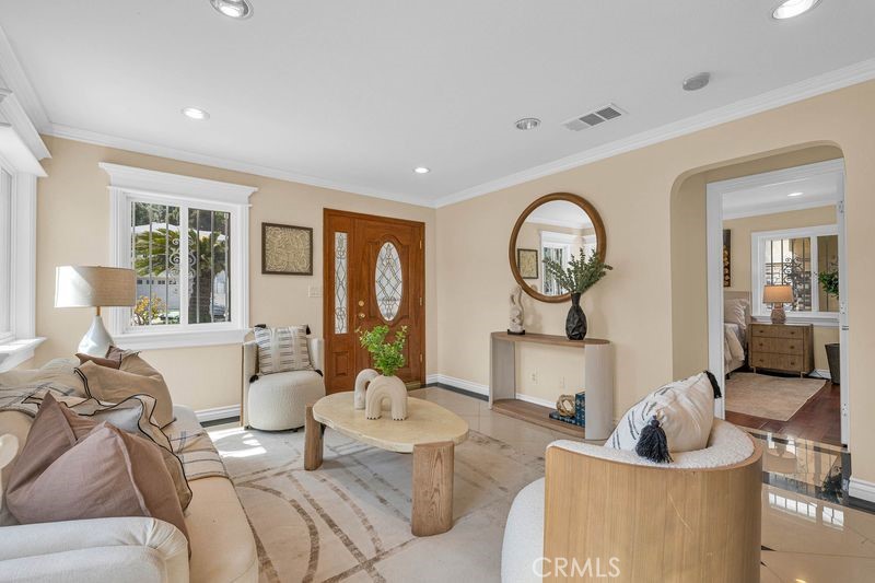 425 W Graves Ave