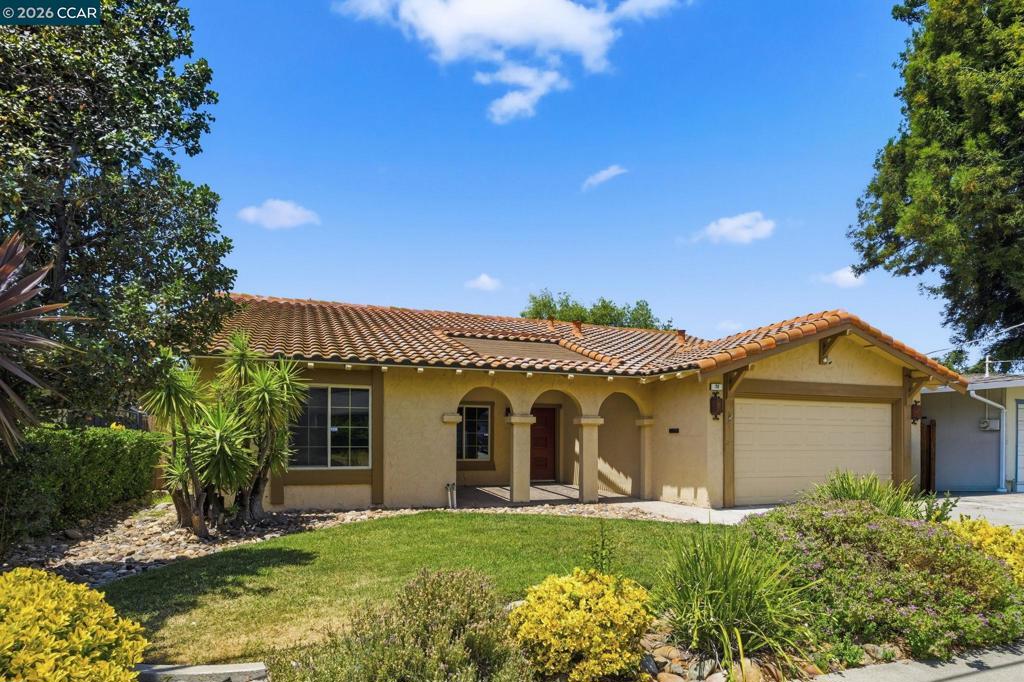 72 W Lake Dr