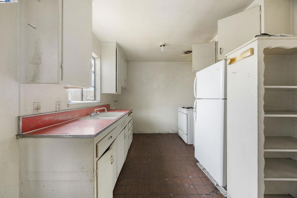 SOUTH BERKELEY - Residential Income