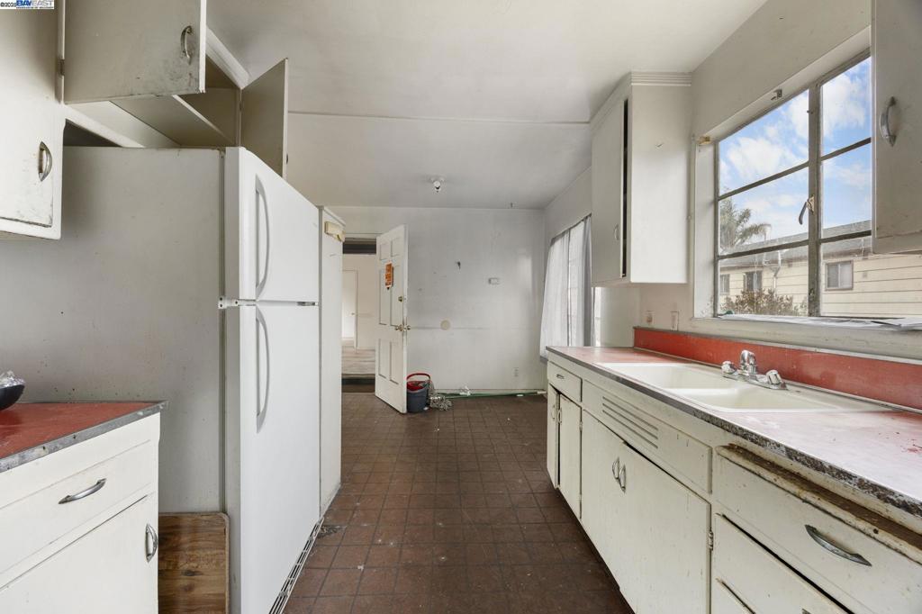 SOUTH BERKELEY - Residential Income