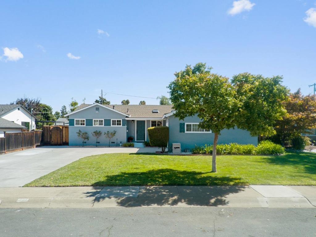 780 Onyx Court