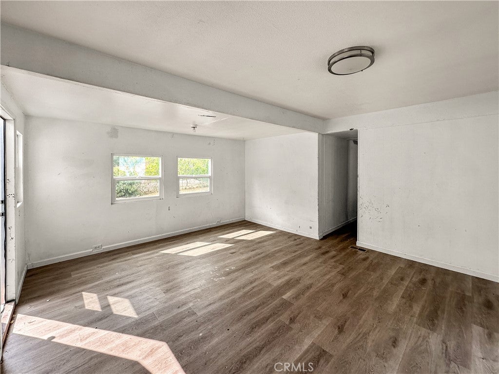37 Acacia Avenue 22
