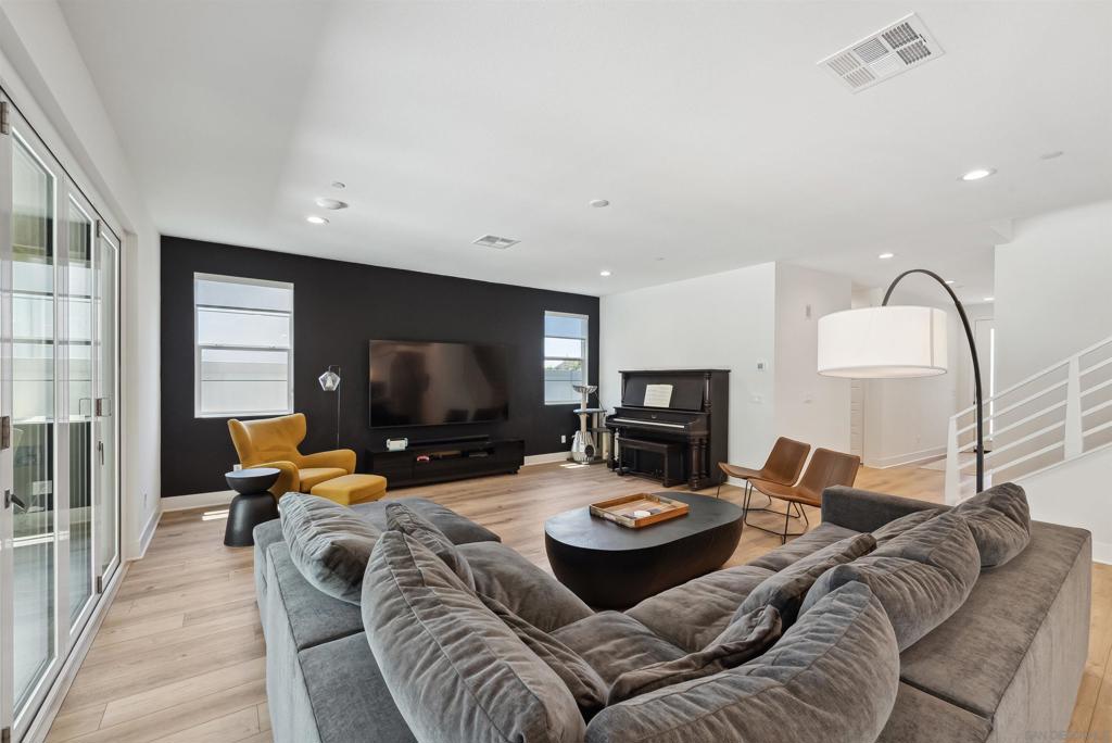 Mira Mesa - Residential