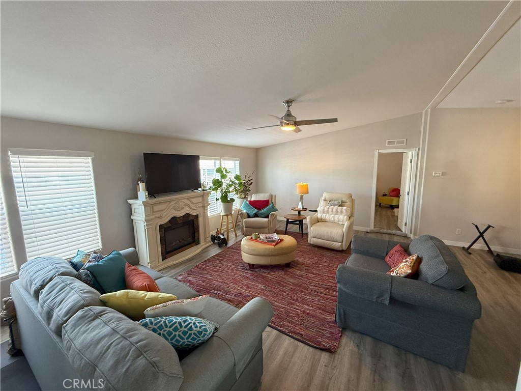 1951 47th Street 100