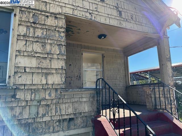 OAKLAND - Residential