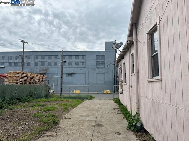 OAKLAND - Residential