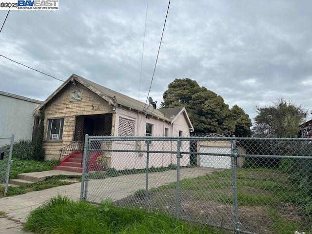 OAKLAND - Residential