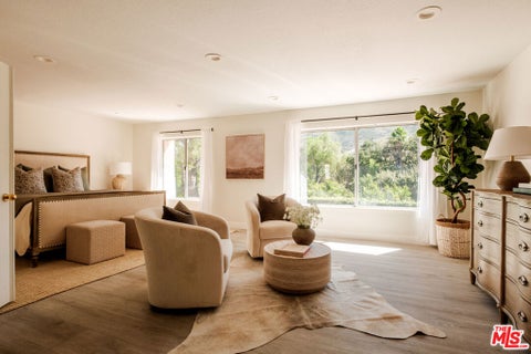 Photo of 30122 Leticia Court, Agoura Hills, CA 91301 (MLS # 26996077)
