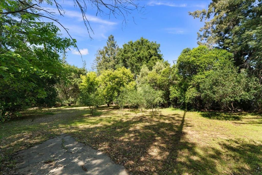 Photo of 19941 Sunset Drive, Saratoga, CA 95070 (MLS # ML82043660)