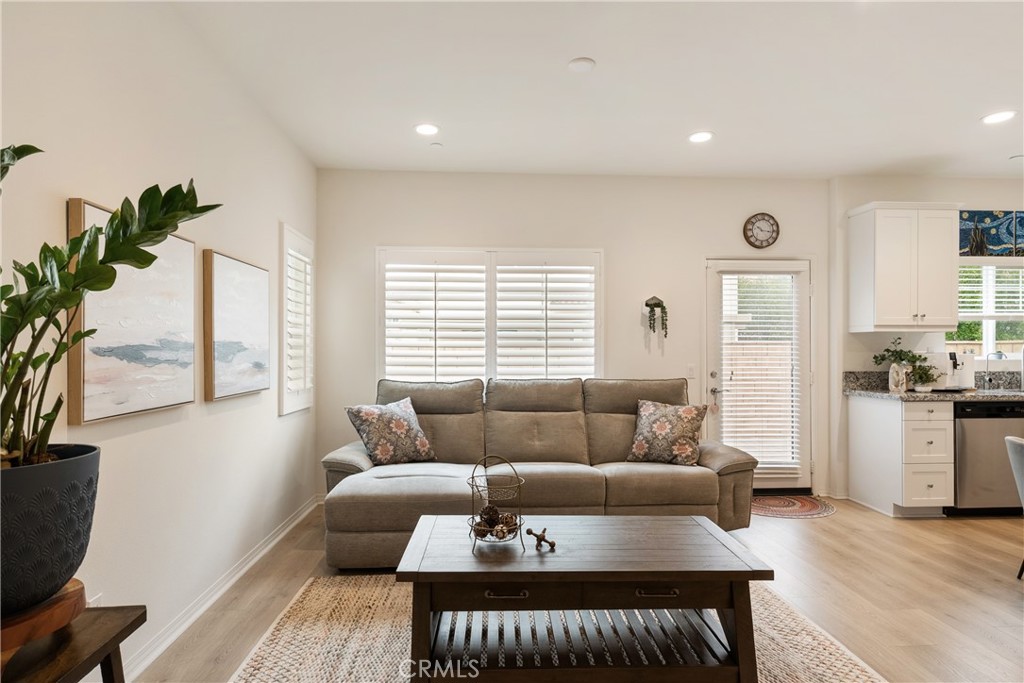 7194 Crescrendo Lane