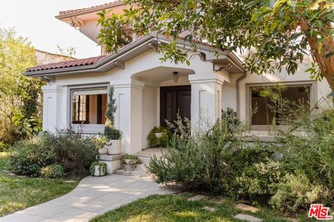 Photo of 2027 Canyon Drive, Los Angeles, CA 90068 (MLS # 26638749)