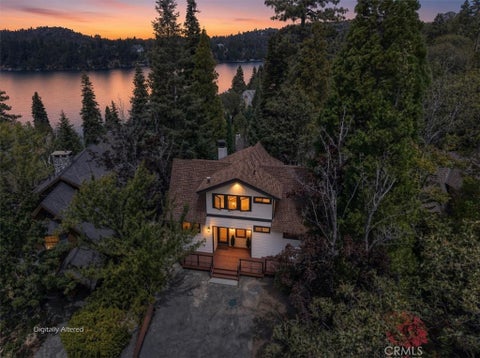 Photo of 359 John Muir Road, Lake Arrowhead, CA 92352 (MLS # IG26183228)