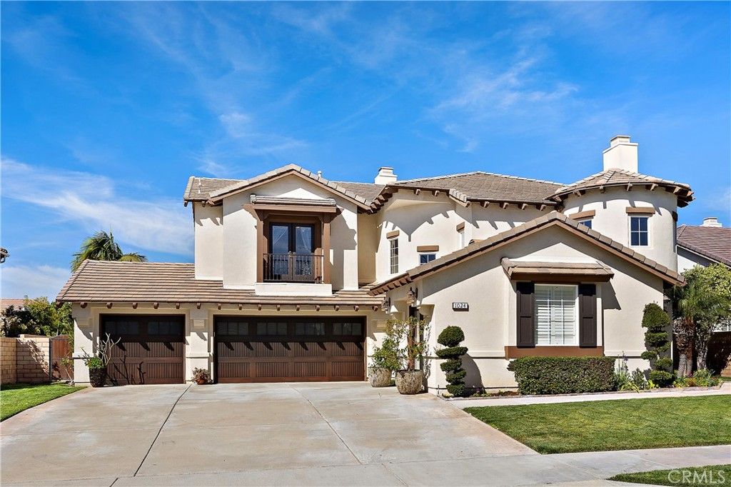 Photo of 1024 N Cheyenne St, Orange, CA 92869 (MLS # OC26039848)