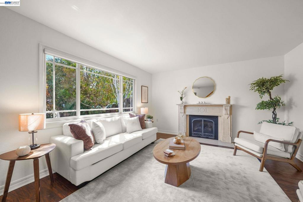 6137 Bennington Dr