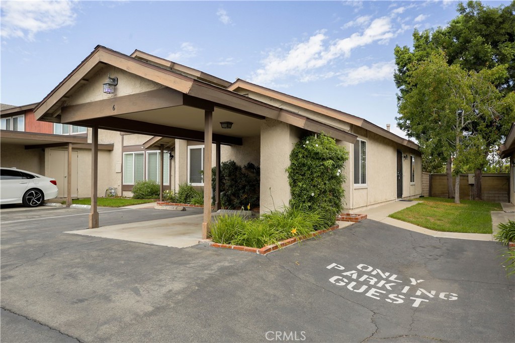 La Cuesta - Residential Lease