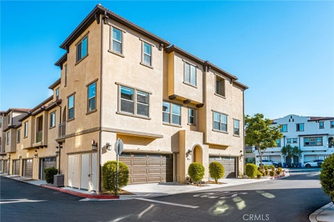 Photo of 114 High Meadow Mdw, Lake Forest, CA 92610 (MLS # OC26197593)