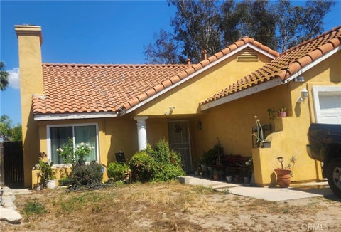 Photo of 184 N Massachusetts ST, Lake Elsinore, CA 92530 (MLS # DW26216484)