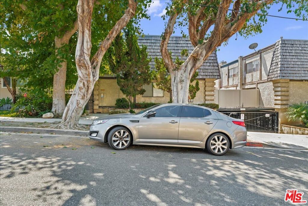 Photo of 558 Evergreen Street #18, Inglewood, CA 90302 (MLS # 25566185)