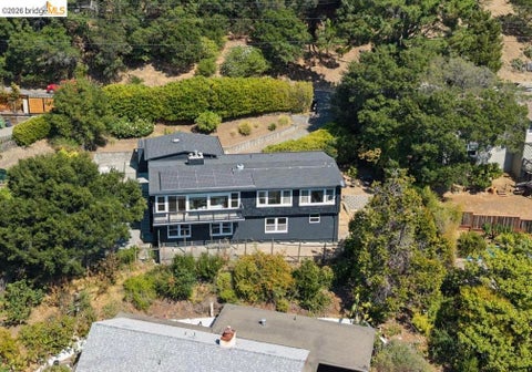 Photo of 55 Blossom Drive Dr, San Rafael, CA 94901 (MLS # 41148329)