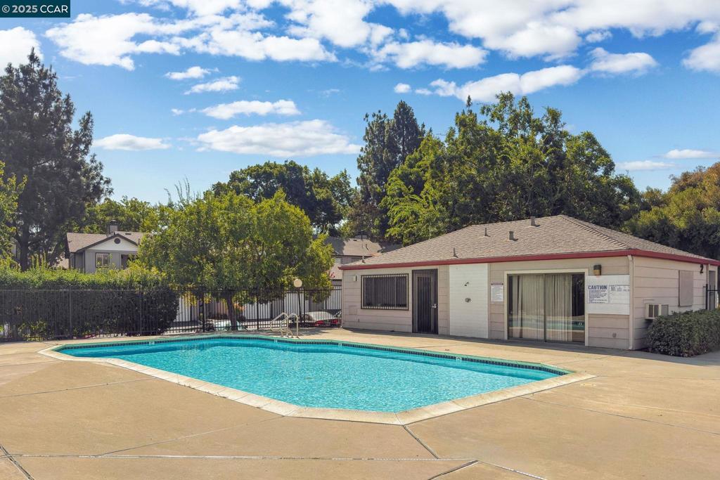 BAY POINTE - Residential