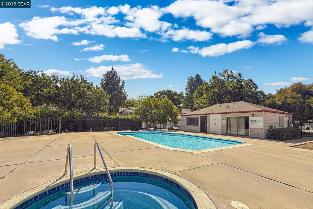 BAY POINTE - Residential