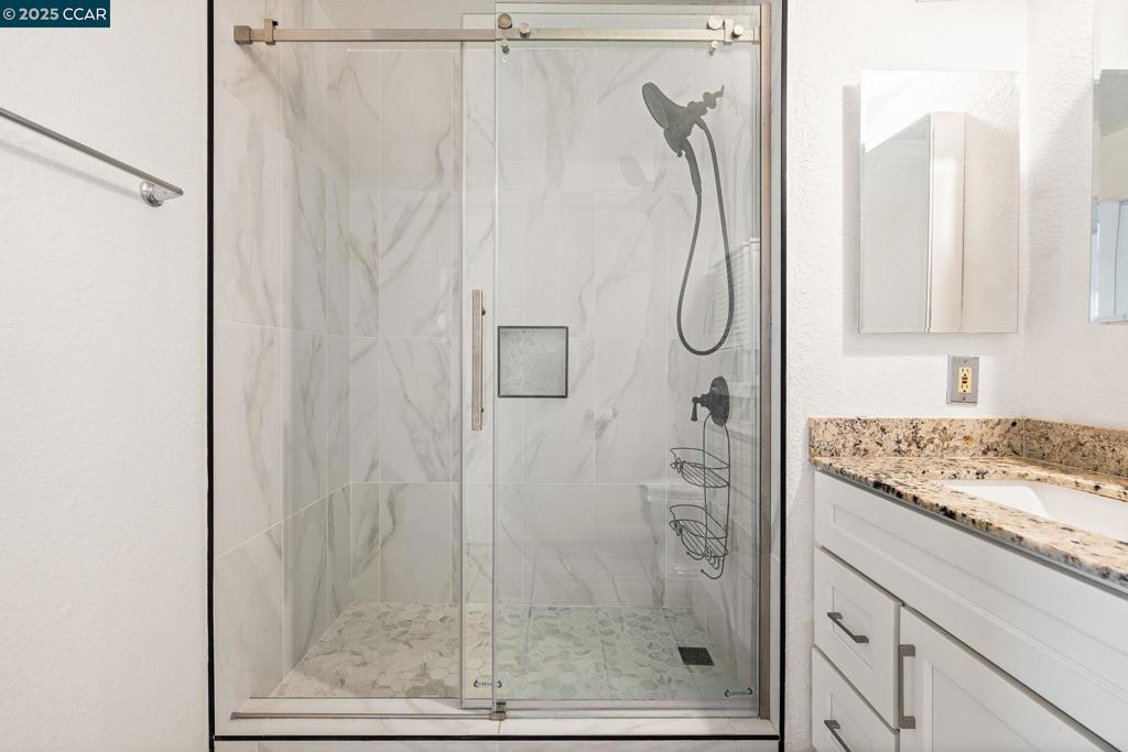 BAY POINTE - Residential