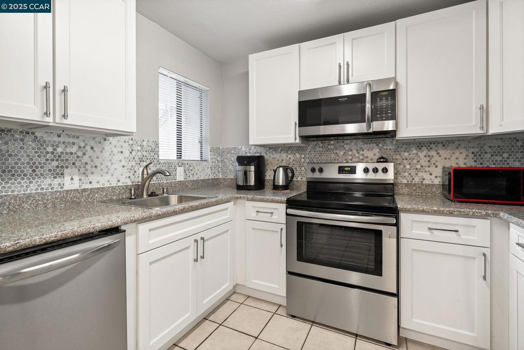 BAY POINTE - Residential