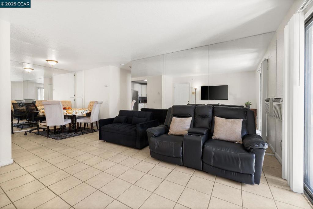 BAY POINTE - Residential