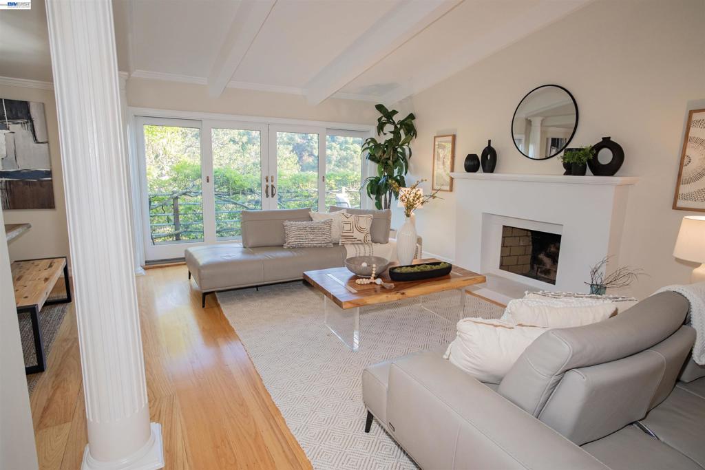 70 St James Pl