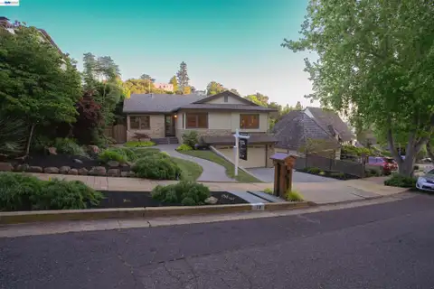 70 St James Pl, Piedmont, CA 94611 - MLS#: 41133051