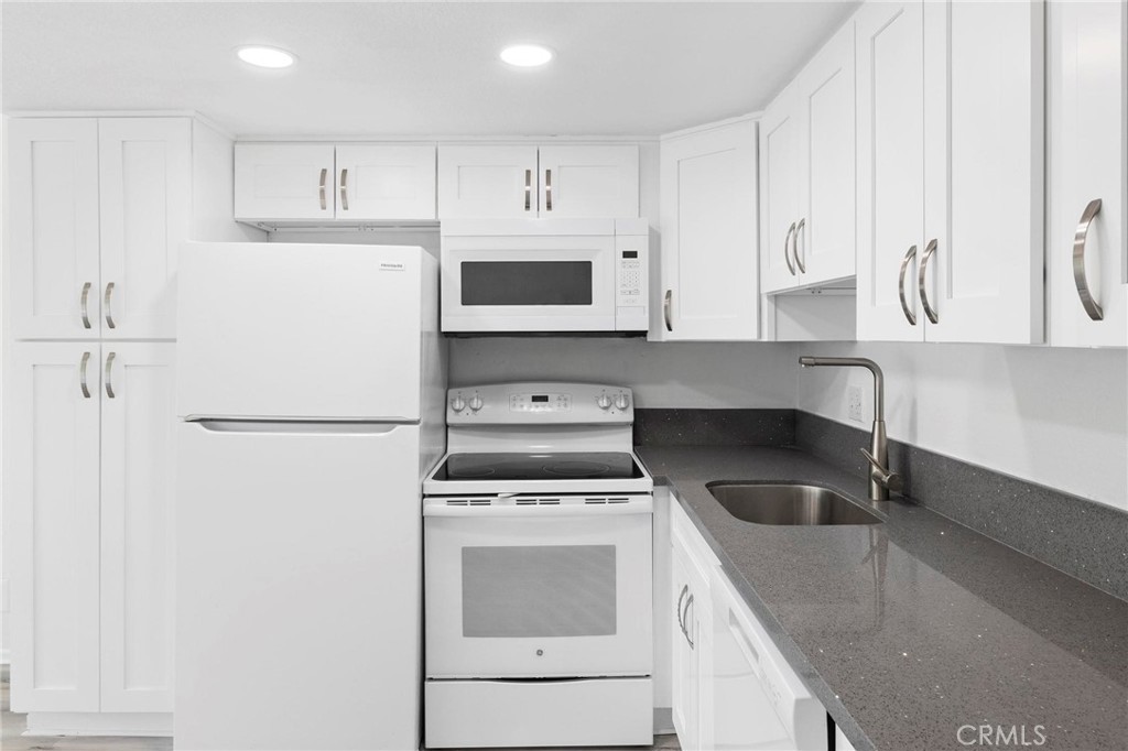 Mission Lakes (34101) - Residential