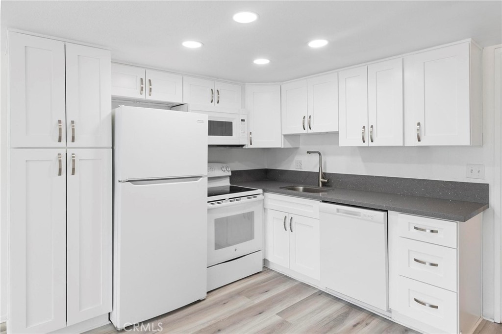 Mission Lakes (34101) - Residential