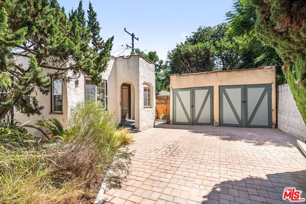 4241 Lincoln Avenue